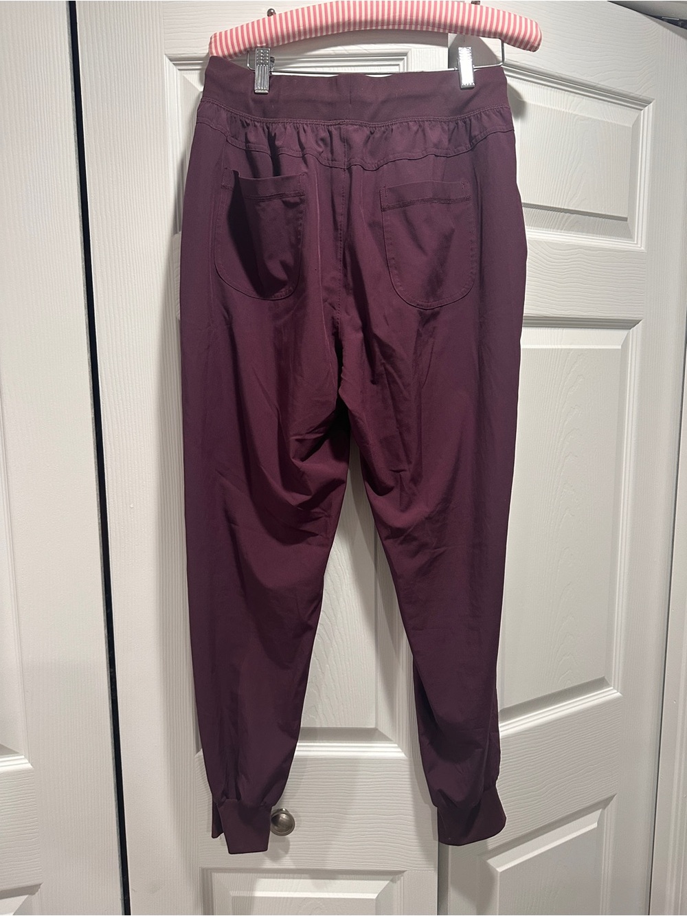 Lululemon Dance Studio Mid-Rise Full Length Joggers - Cassis Burgundy, Size 8 - Picture 4 of 6